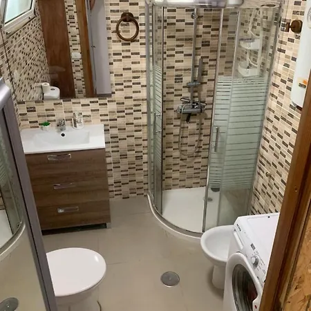 Apartment Family In With Pool